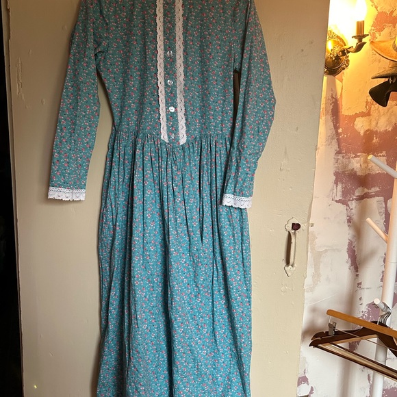 🙈SOLD🙈Vintage Handmade Corset Back Prairie Dress - Picture 2 of 6